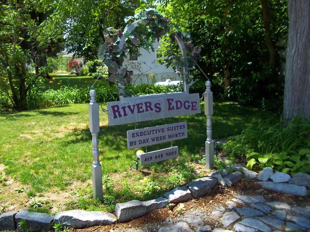 The Rivers Edge Executive Suites Tiffin Bagian luar foto