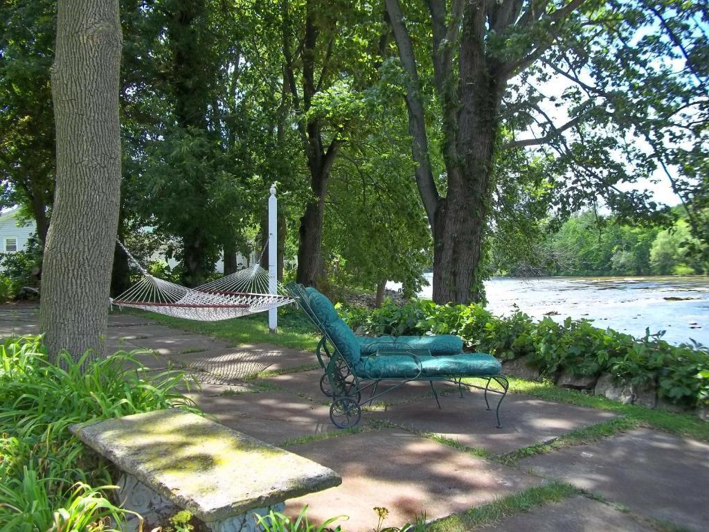 The Rivers Edge Executive Suites Tiffin Bagian luar foto