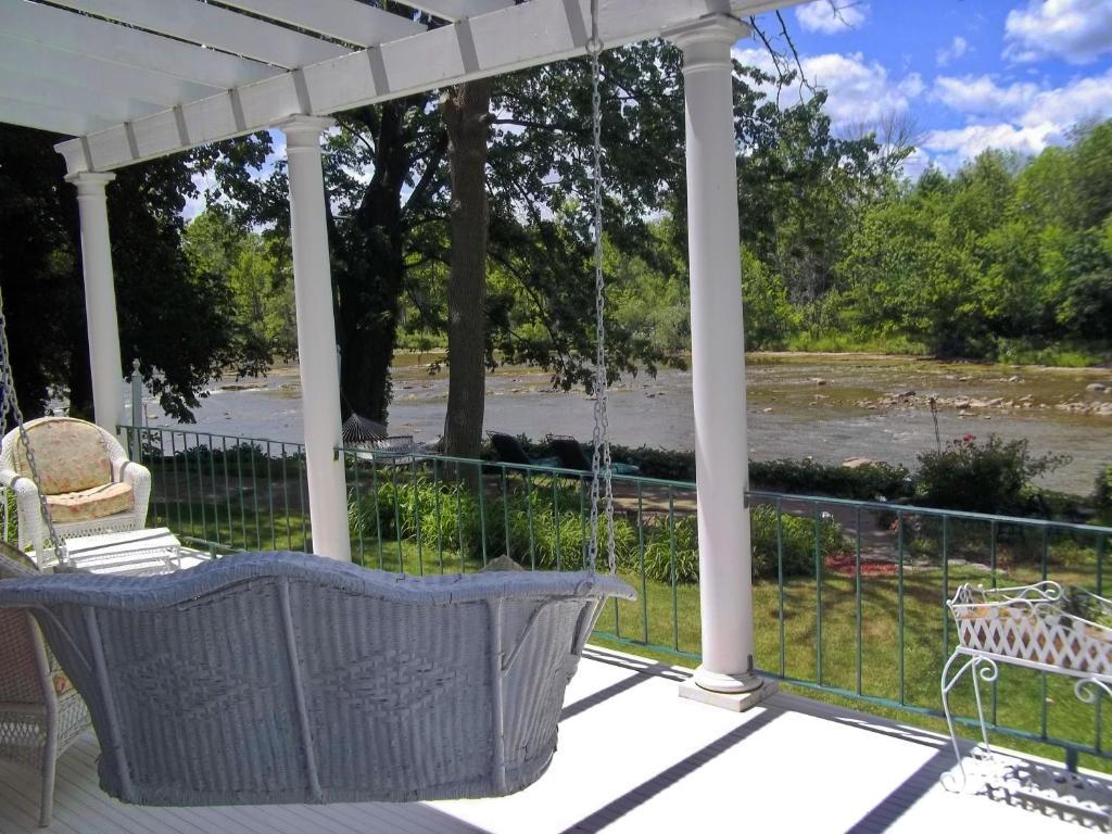 The Rivers Edge Executive Suites Tiffin Bagian luar foto