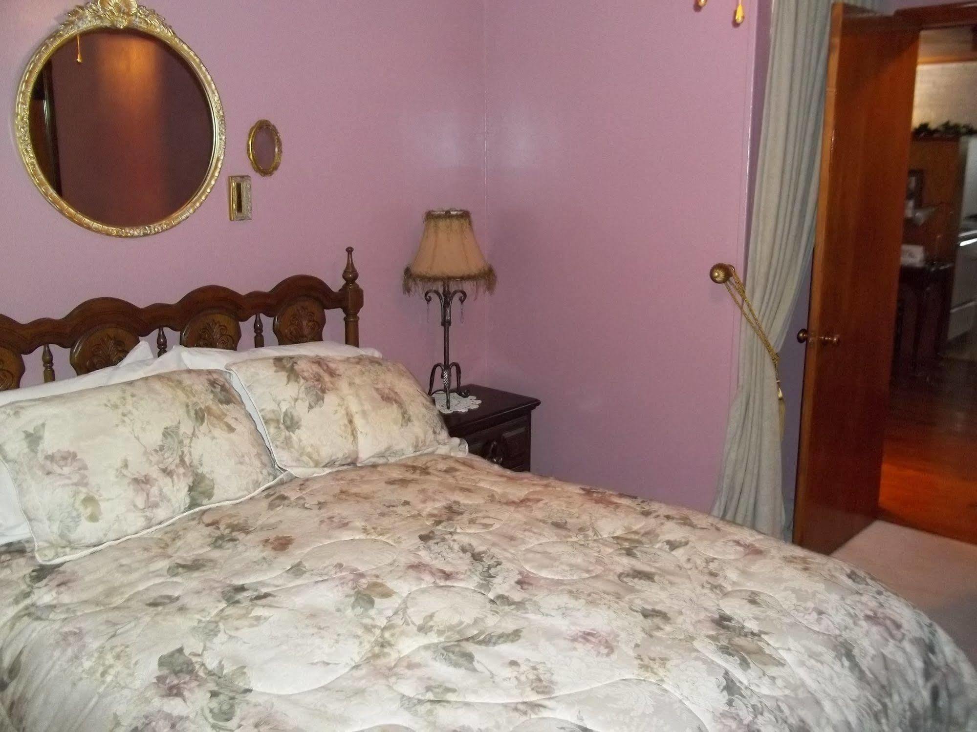 The Rivers Edge Executive Suites Tiffin Bagian luar foto