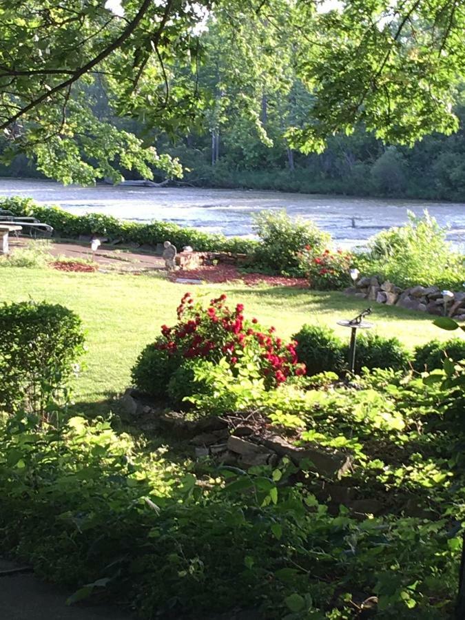 The Rivers Edge Executive Suites Tiffin Bagian luar foto